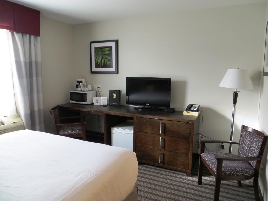 Hotel Super 8 By Wyndham Saskatoon Near Downtown Exterior foto
